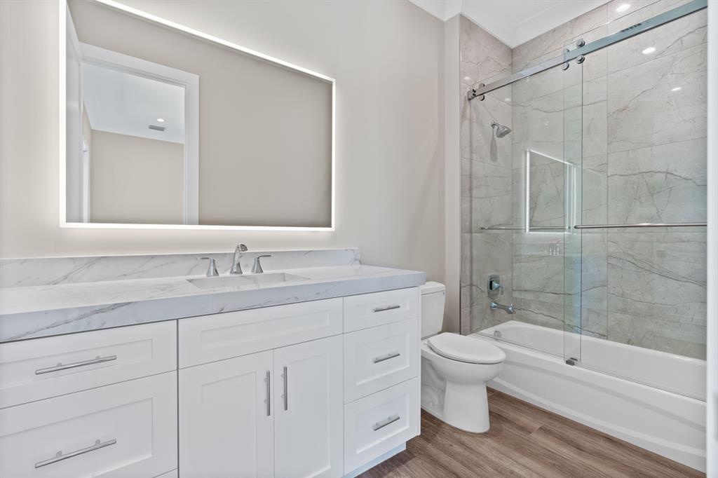 YACHT CLUB - Residential