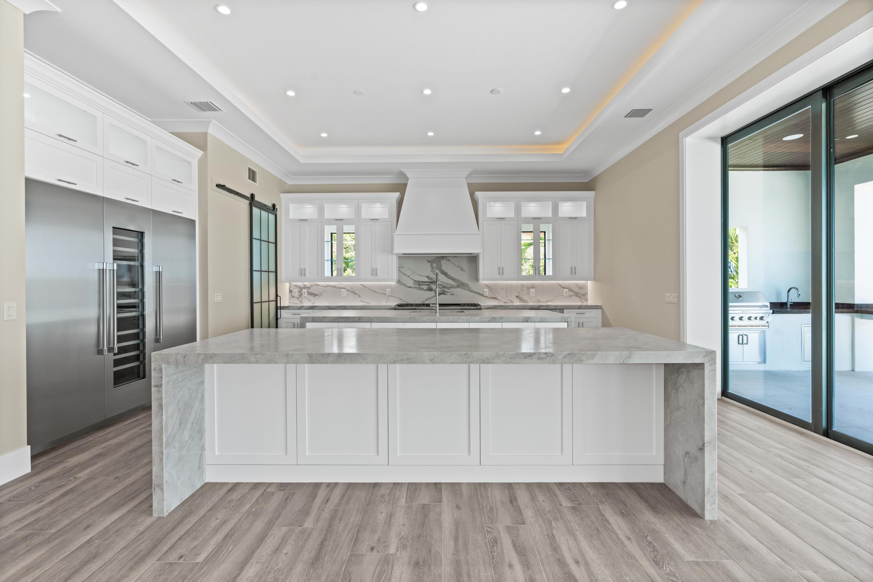 YACHT CLUB - Residential