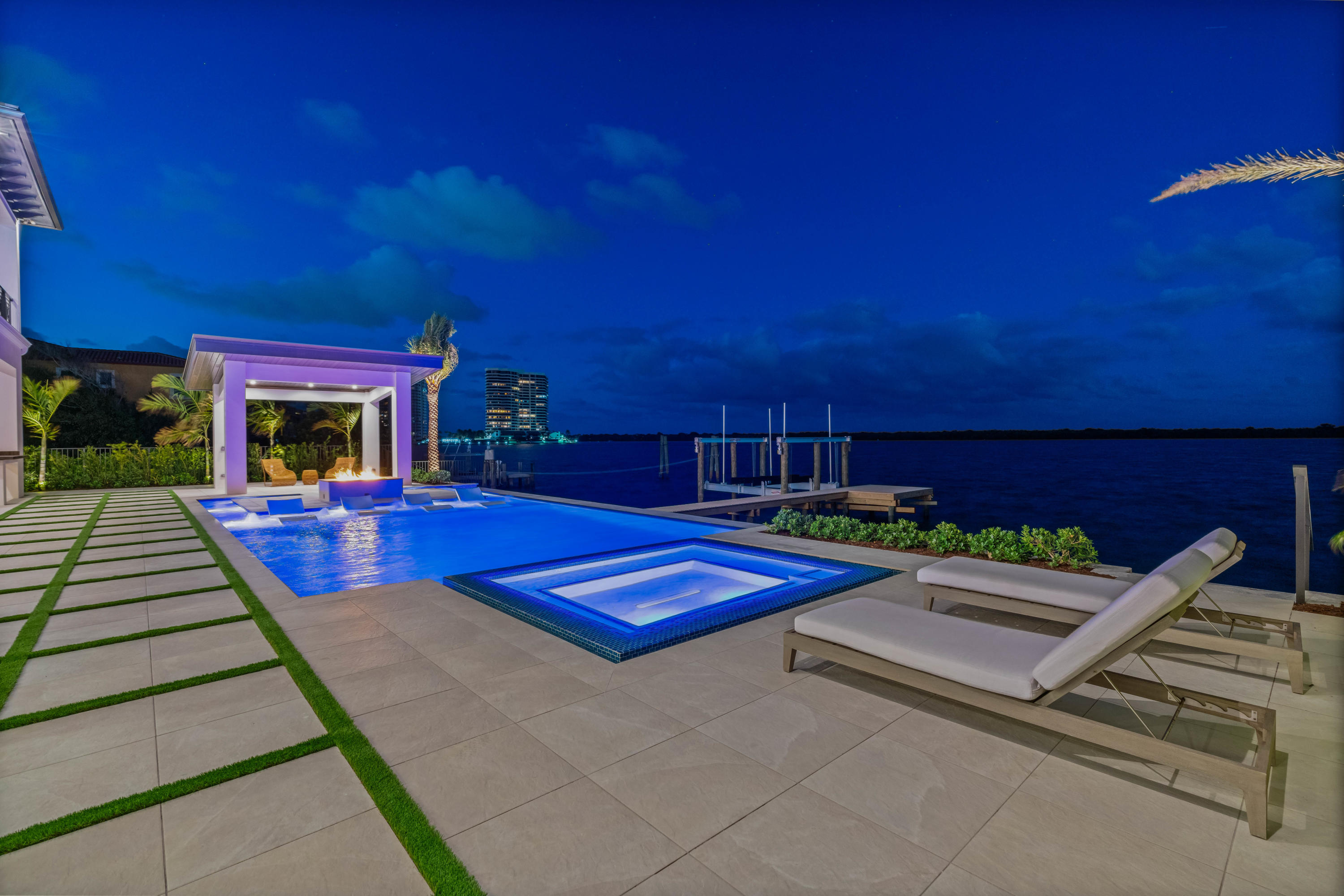 YACHT CLUB - Residential