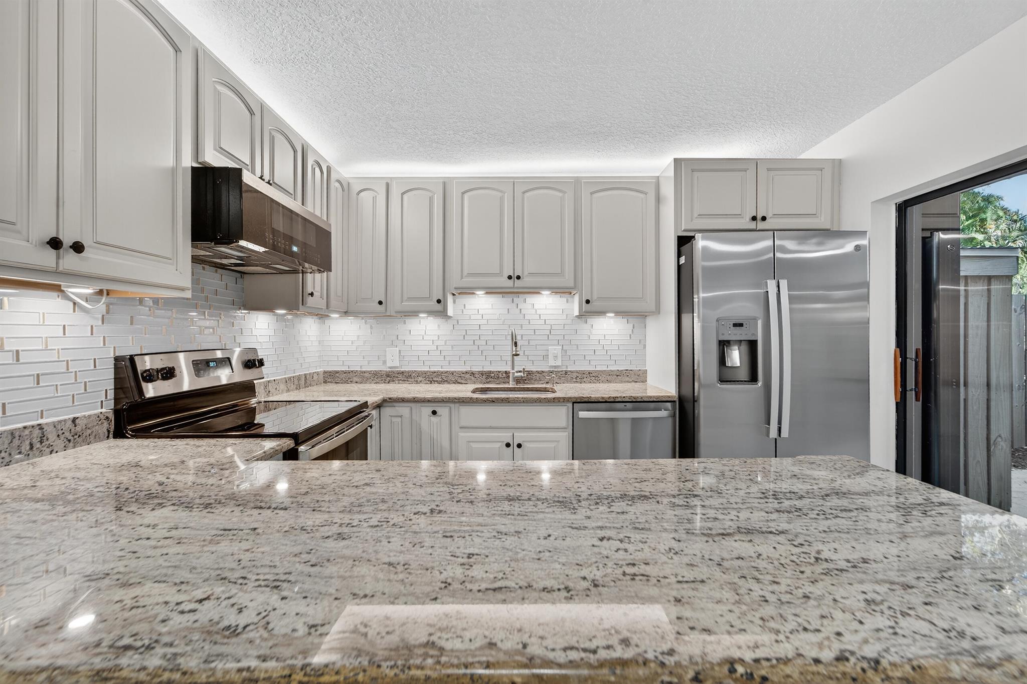 GARDEN LAKES AND GARDEN S - Residential Lease