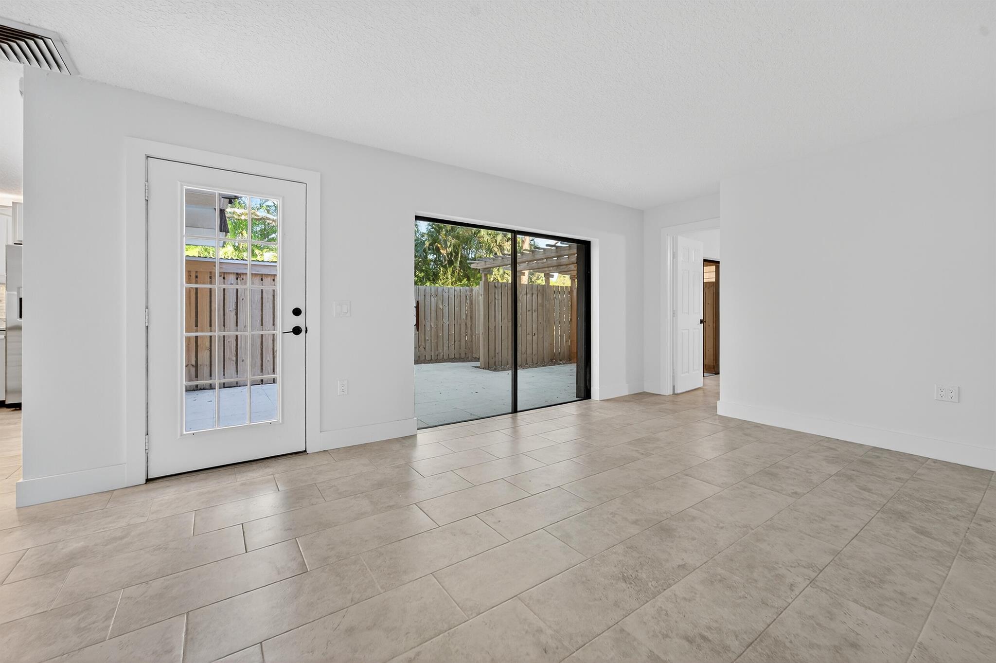 GARDEN LAKES AND GARDEN S - Residential Lease