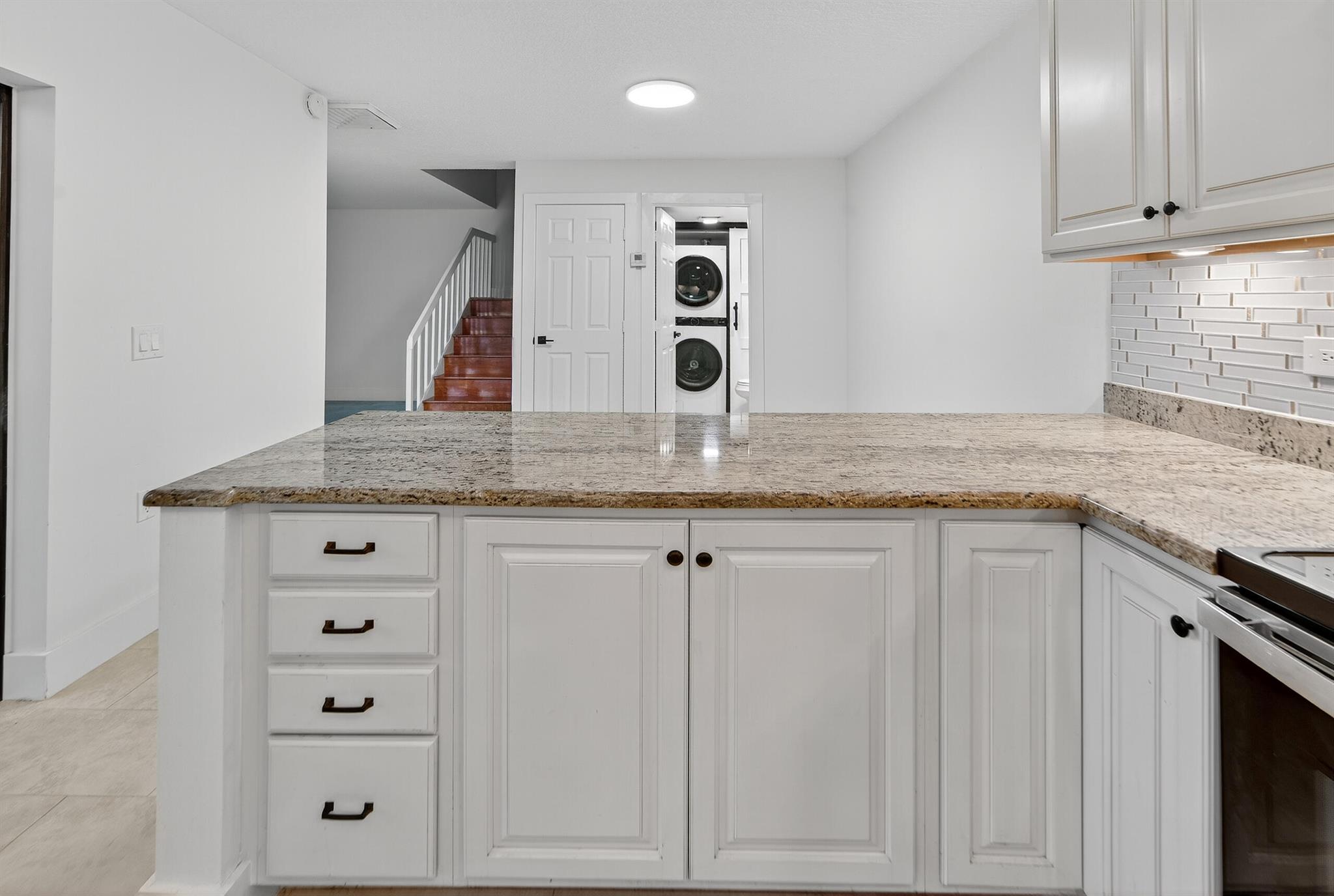 GARDEN LAKES AND GARDEN S - Residential Lease