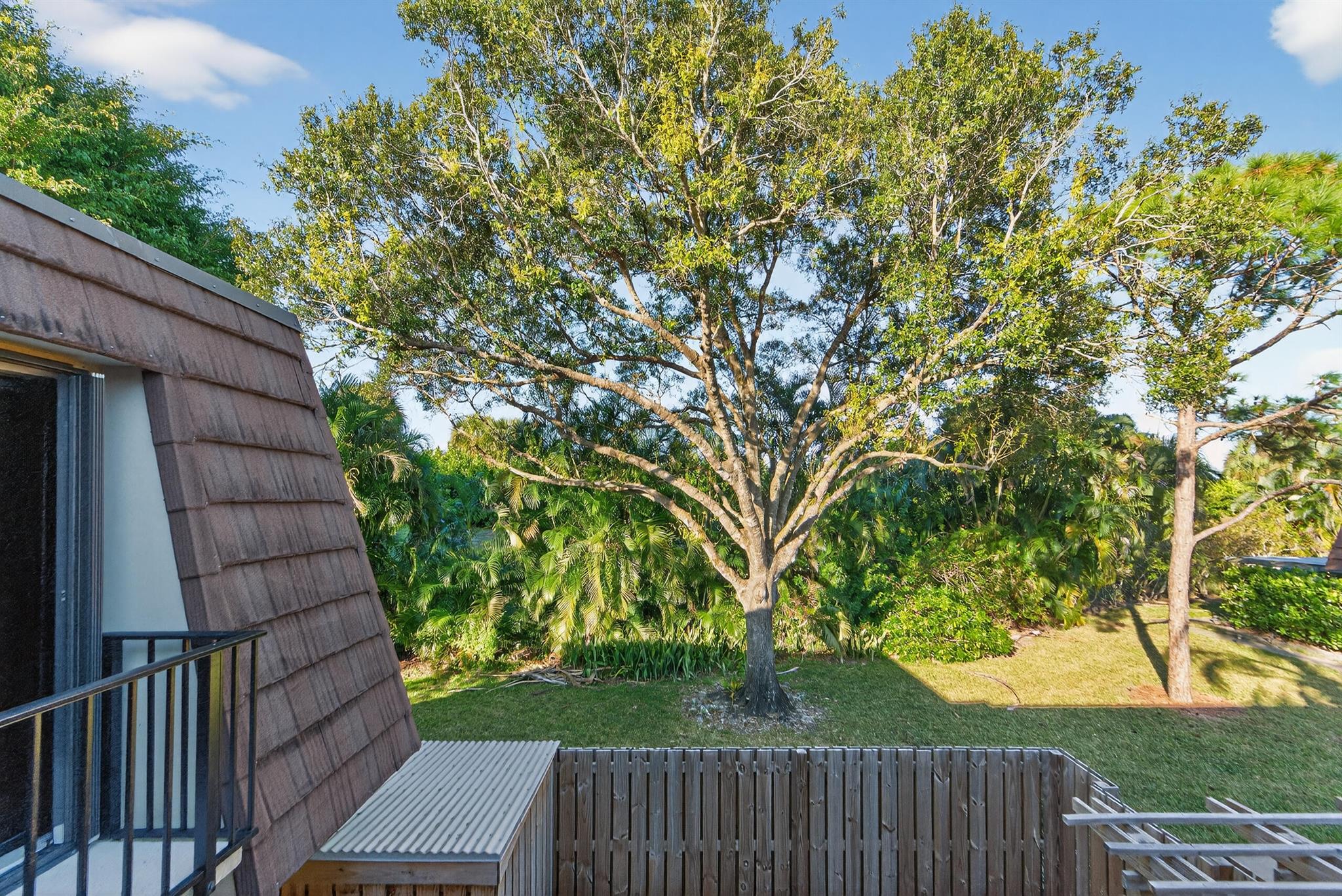 GARDEN LAKES AND GARDEN S - Residential Lease