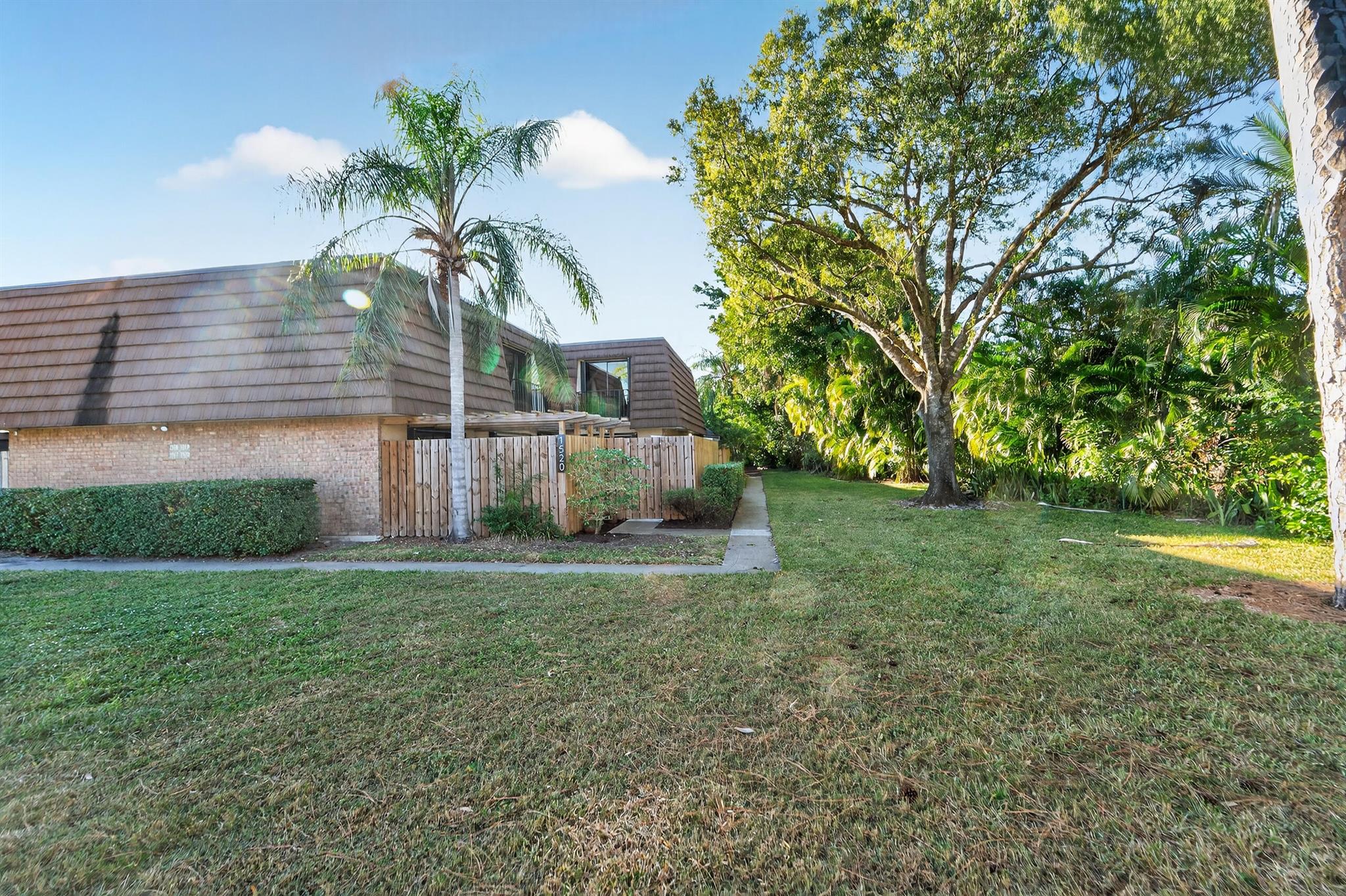 GARDEN LAKES AND GARDEN S - Residential Lease