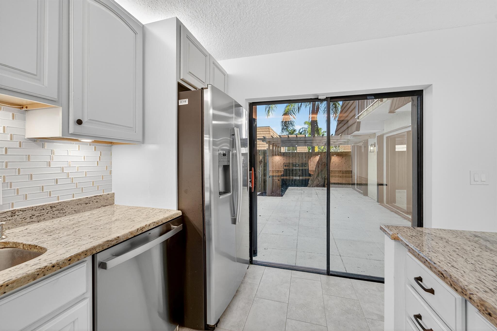 GARDEN LAKES AND GARDEN S - Residential Lease