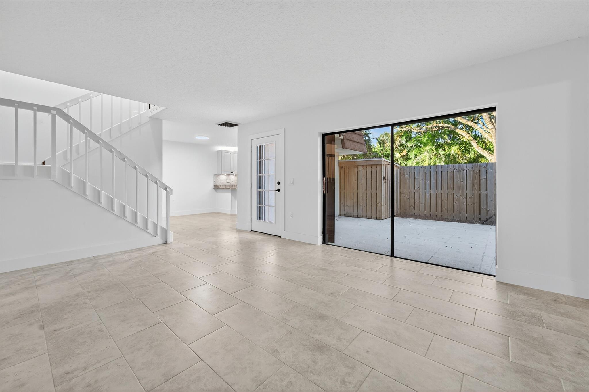 GARDEN LAKES AND GARDEN S - Residential Lease