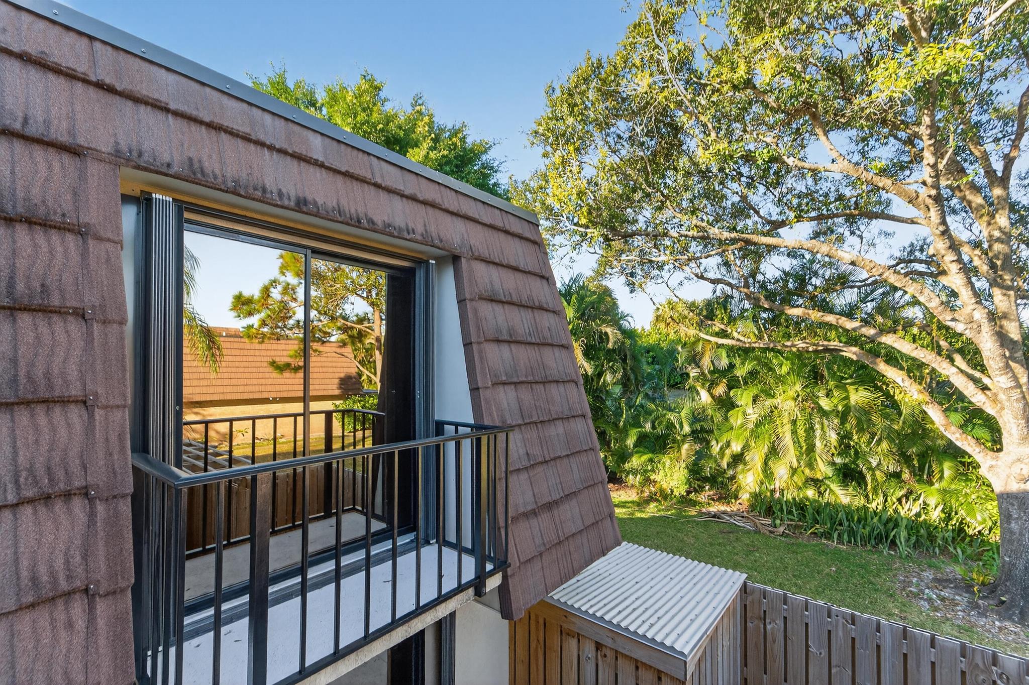 GARDEN LAKES AND GARDEN S - Residential Lease