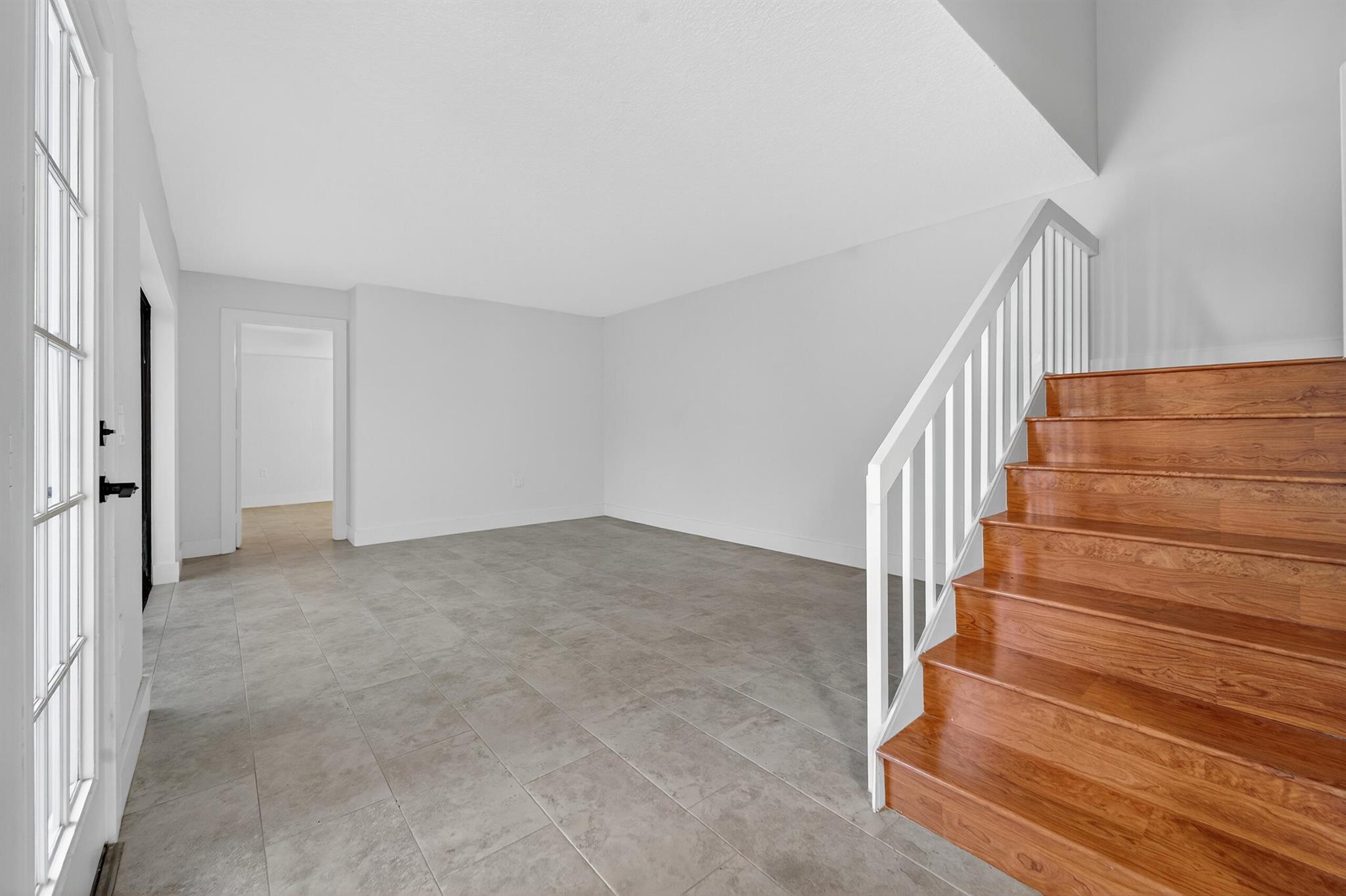 GARDEN LAKES AND GARDEN S - Residential Lease