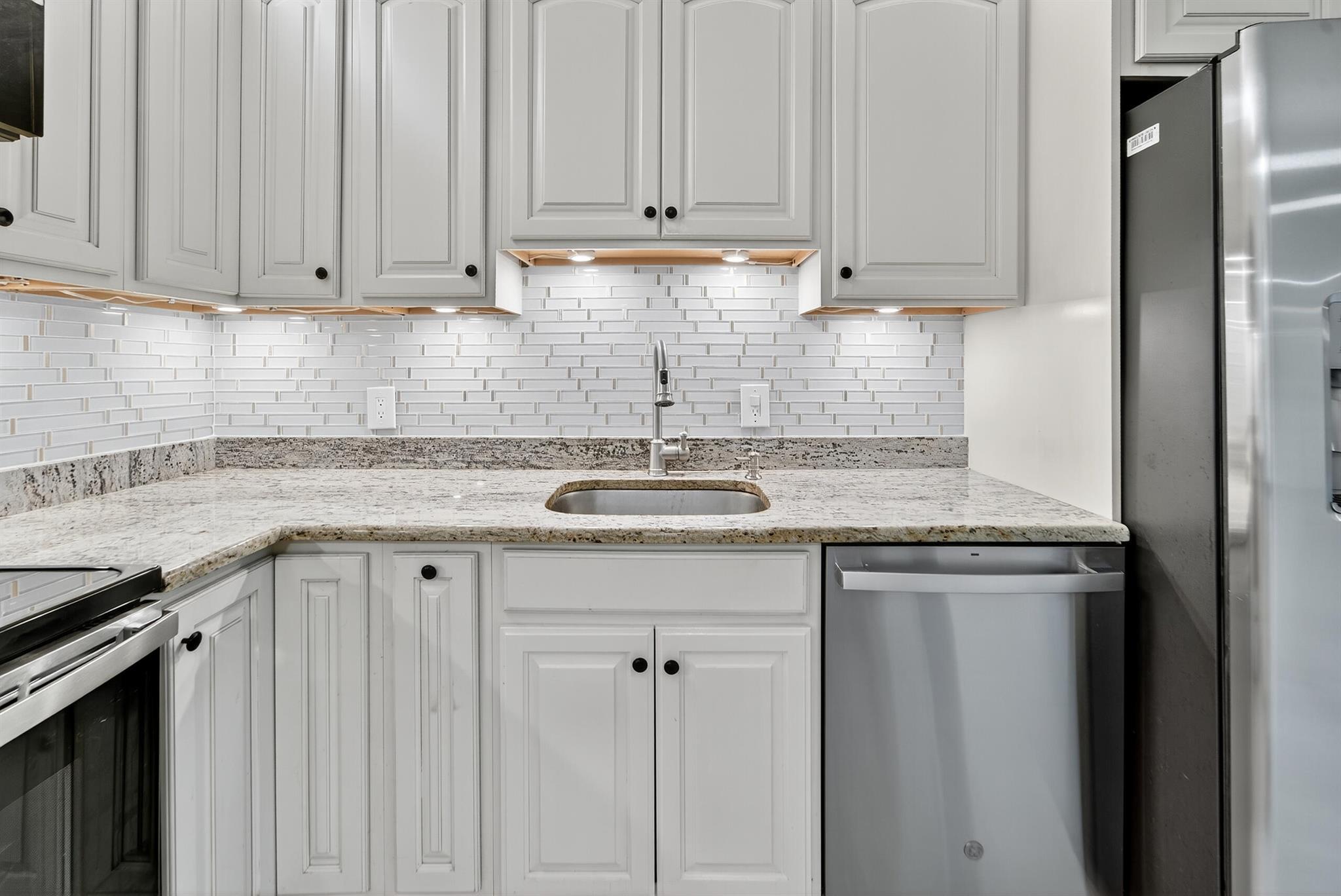 GARDEN LAKES AND GARDEN S - Residential Lease