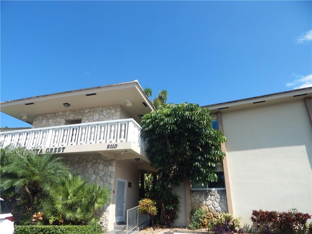 Photo of 2110 NE 39 Street #4, Fort Lauderdale, FL 33308 (MLS # F10518159)