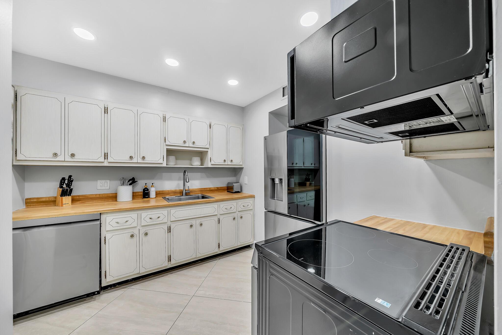 OCEAN TOWERS NORTH CONDO - Residential Lease