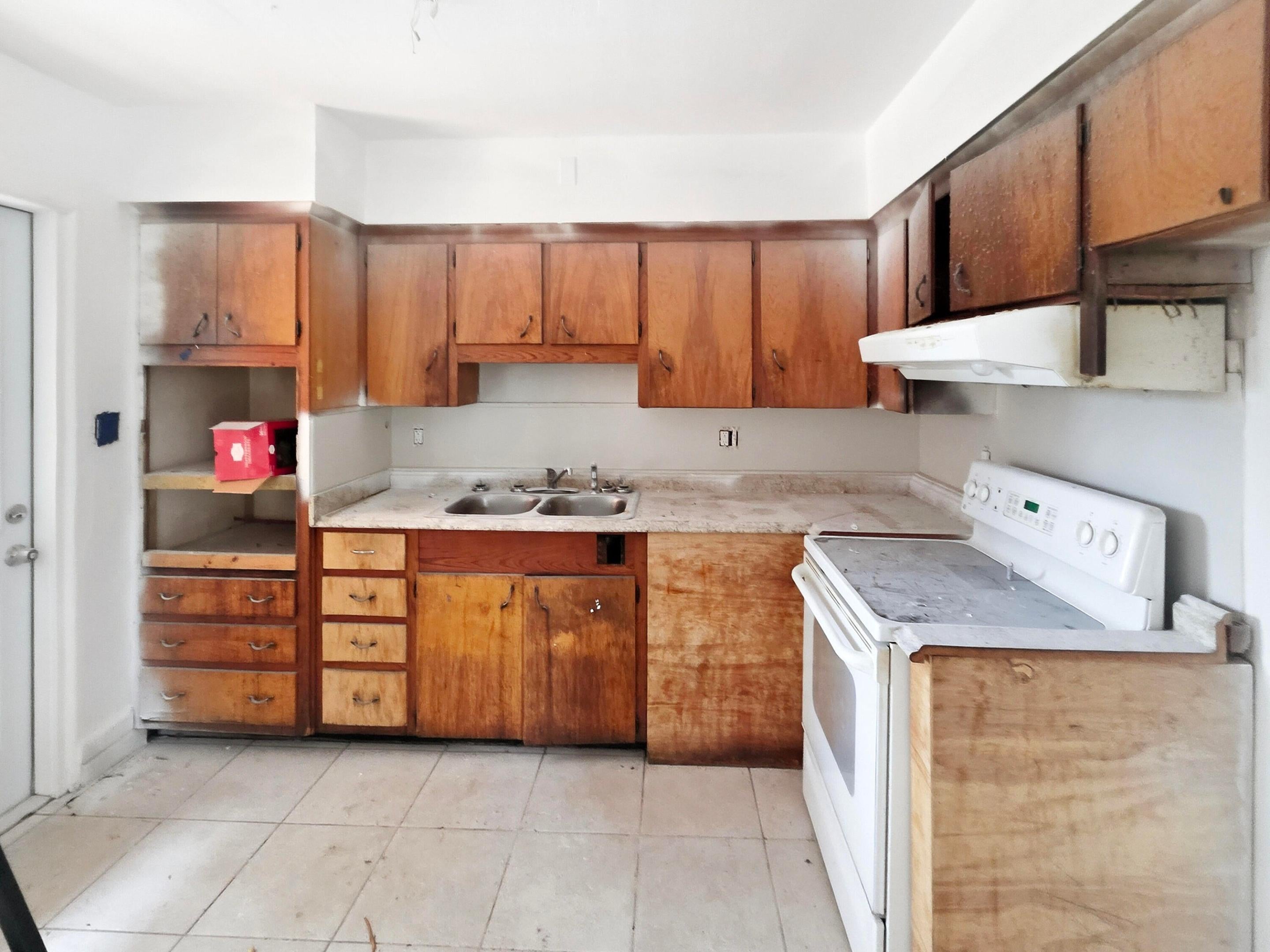 1106 S 7TH Street