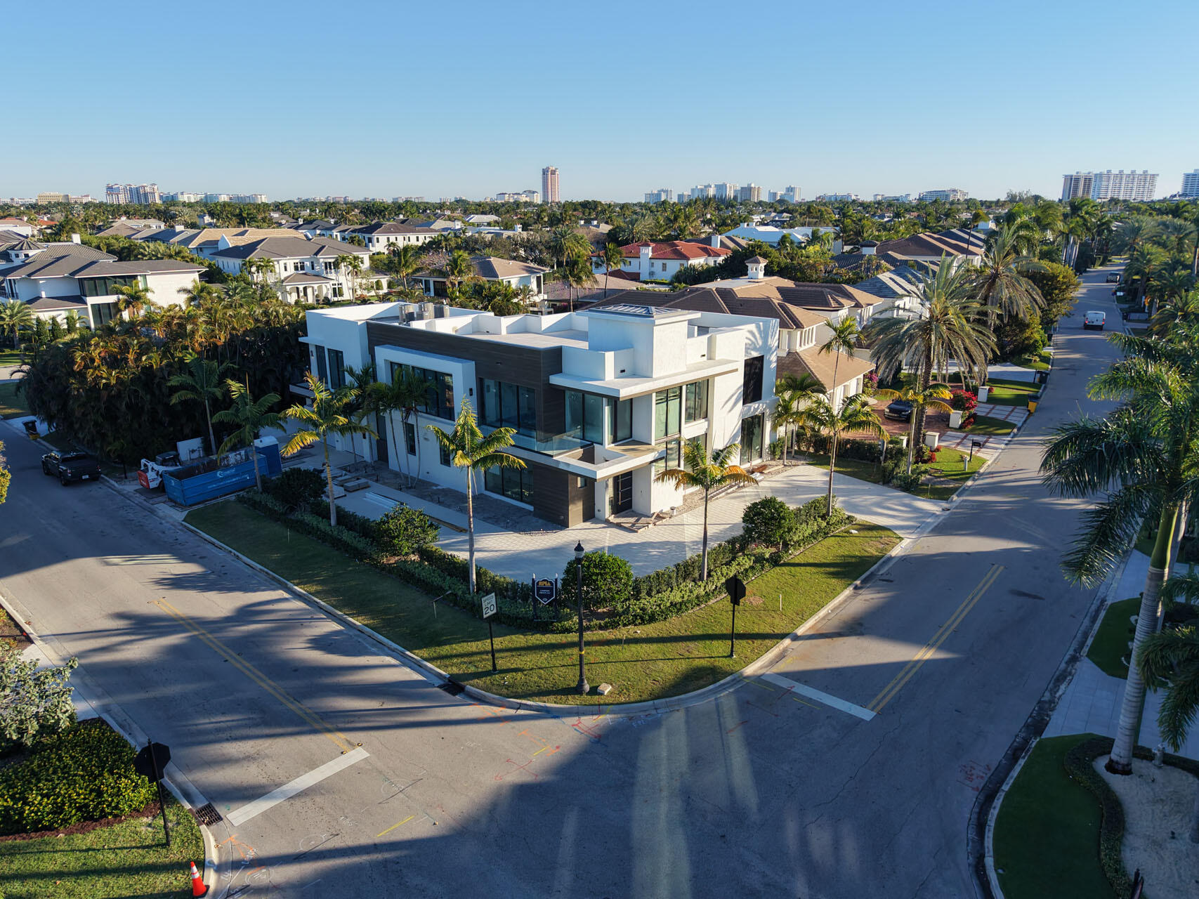 ROYAL PALM YACHT & COUNTRY CLUB - Residential