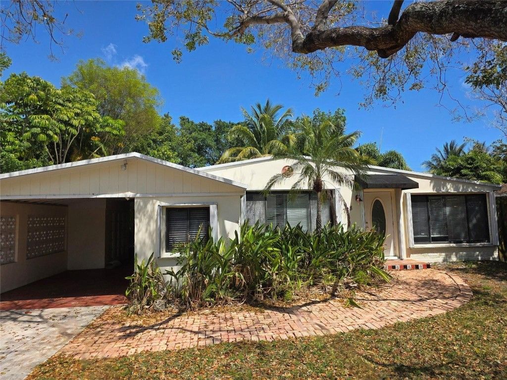 Photo of 1728 NE 17th Way, Fort Lauderdale, FL 33305 (MLS # F10499293)