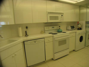 LANDS OF THE PRESIDENT CONDO 2 , - Residential Lease