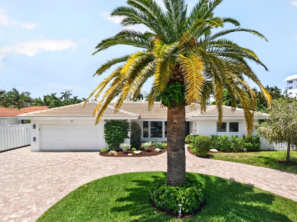 Photo of 3011 NE 47th Street, Fort Lauderdale, FL 33308 (MLS # B26054649)