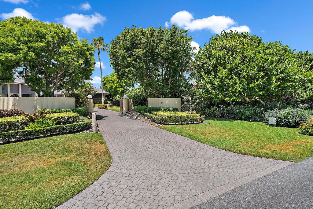 Photo of 500 S Beach Road, Hobe Sound, FL 33455 (MLS # R11102080)