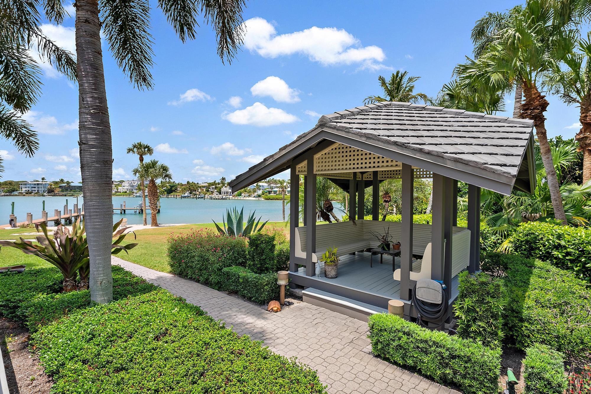 Blowing Rocks - Residential