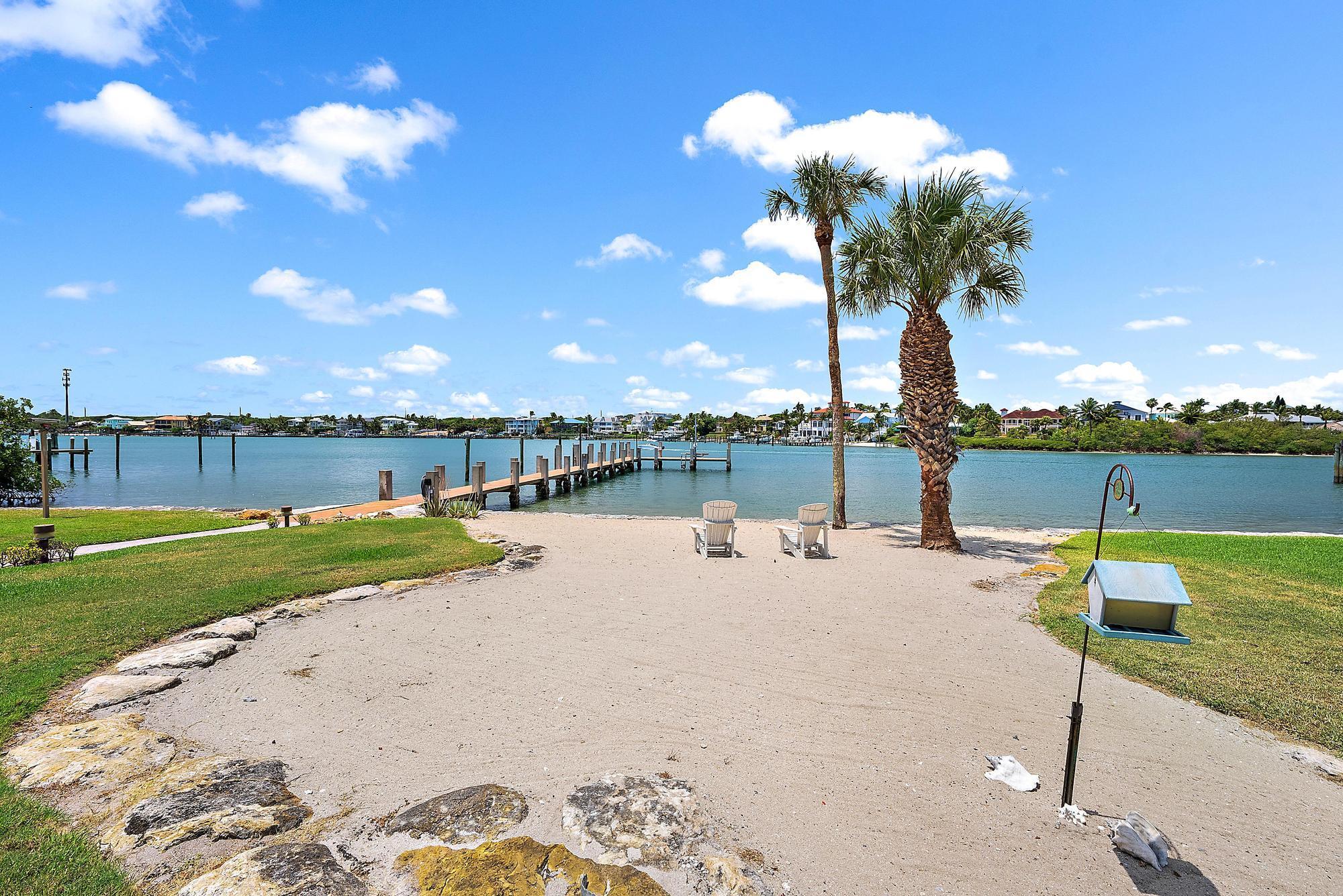 Blowing Rocks - Residential