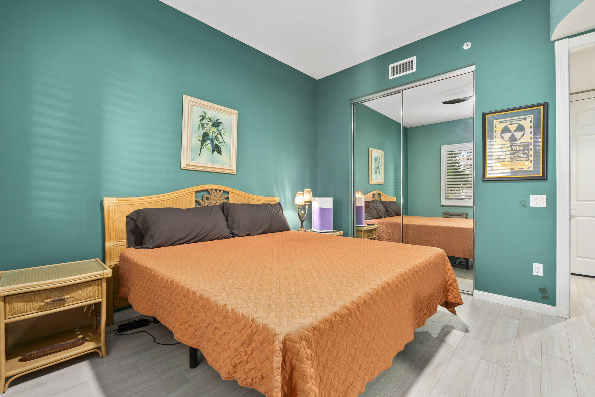 HARBOUR ISLE AT HUTCHINSON ISLAND WEST, A CONDOMIN - Residential