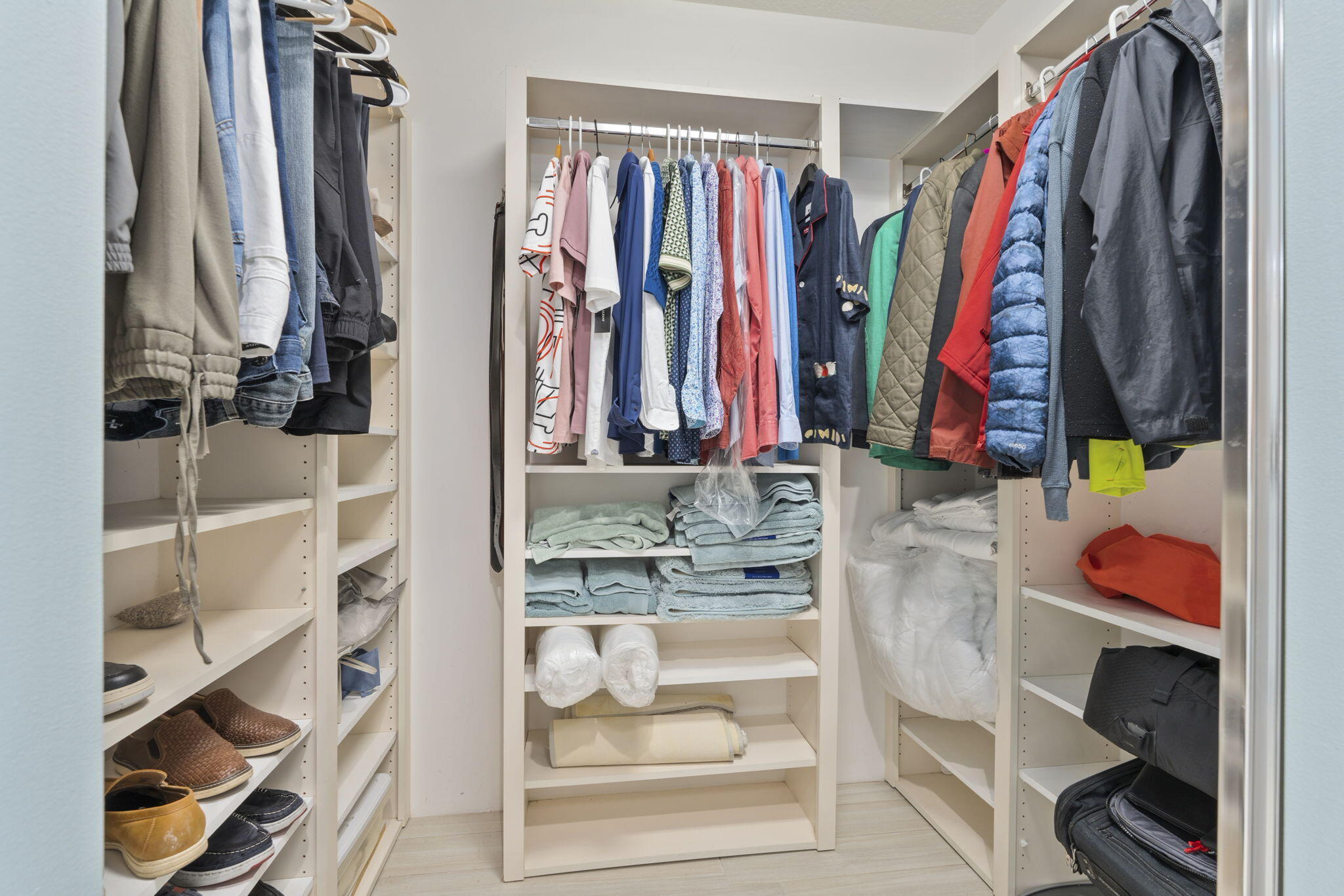 HARBOUR ISLE AT HUTCHINSON ISLAND WEST, A CONDOMIN - Residential