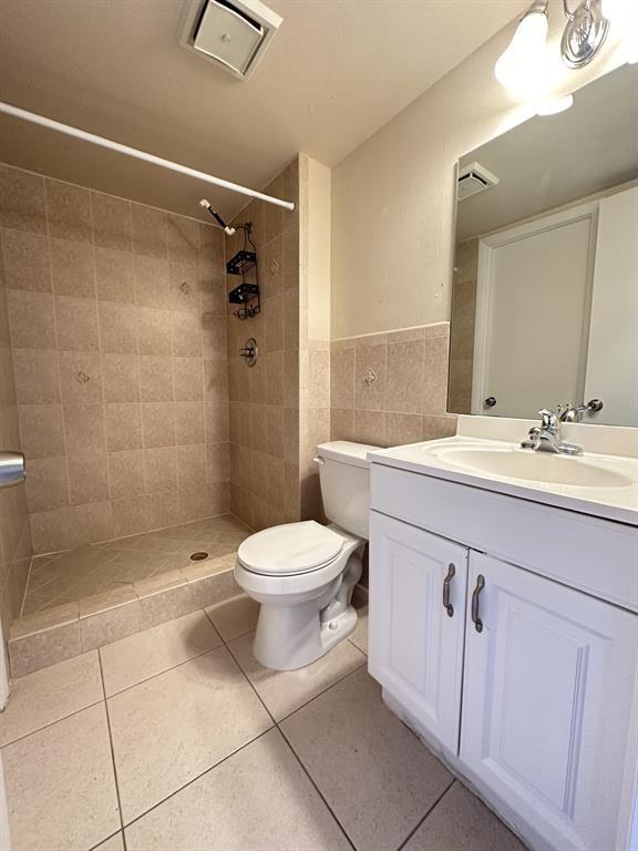 Lime Bay Condo 8 - Residential Lease