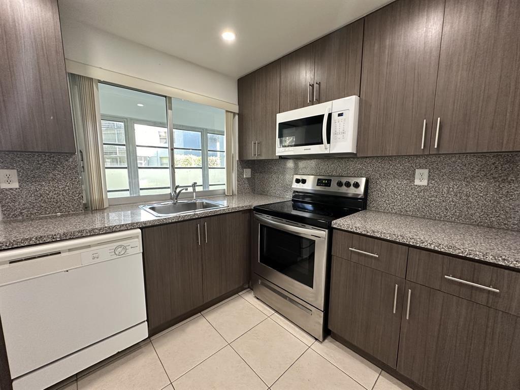 Lime Bay Condo 8 - Residential Lease