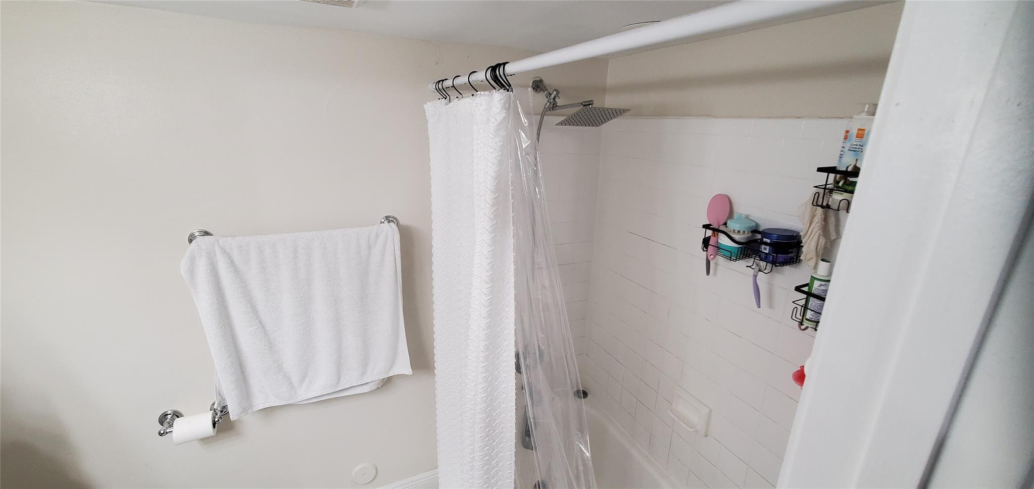 SUN VISTA GARDENS CONDO - Residential Lease