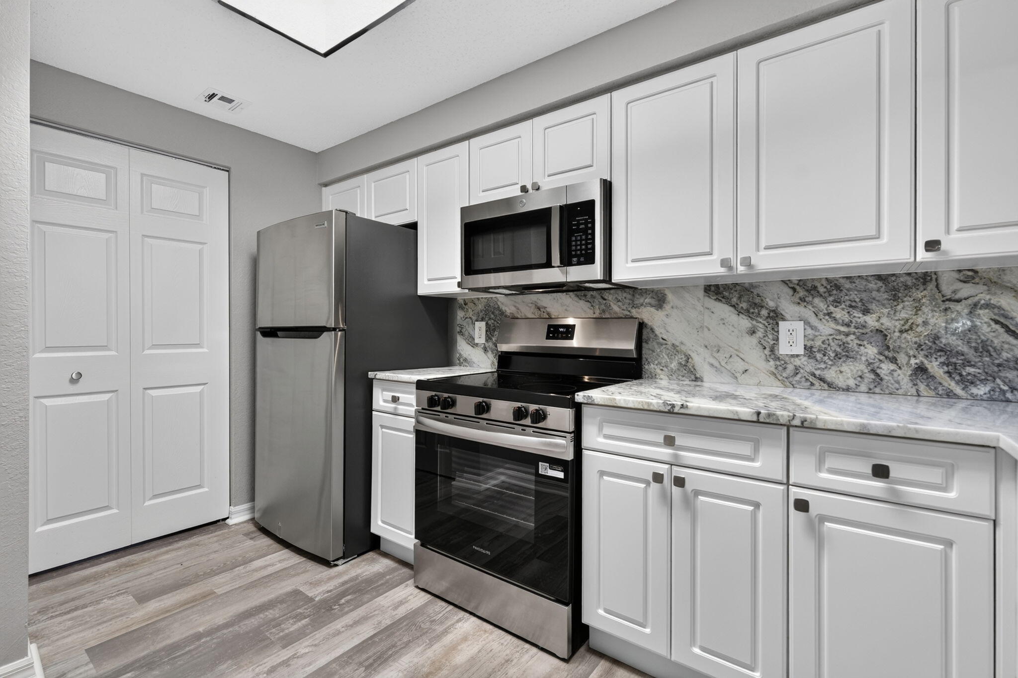 3022 ALCAZAR Place 301