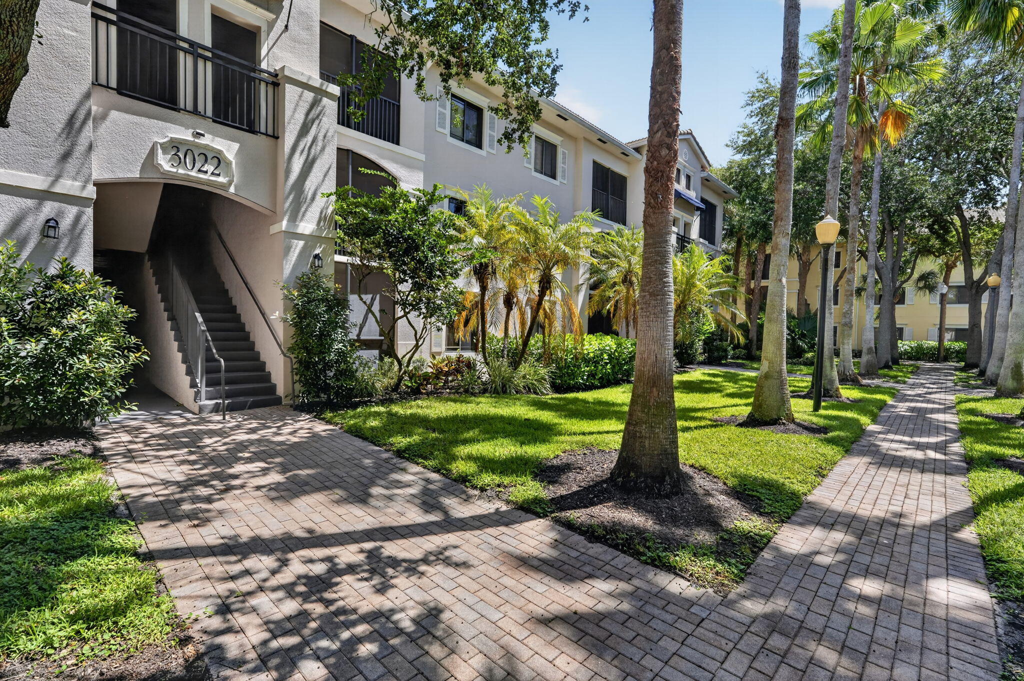 3022 ALCAZAR Place 301