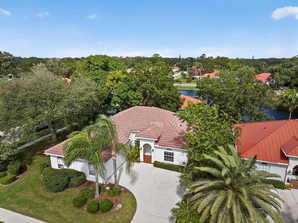 Photo of 4580 22nd Lane, Vero Beach, FL 32966 (MLS # R11136089)