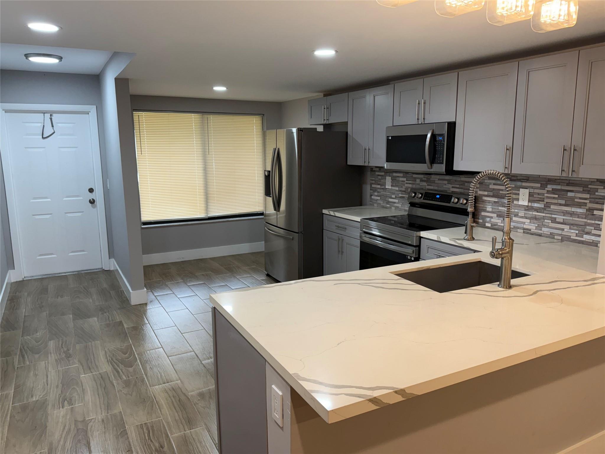 ROSEHILL CONDO - Residential Lease