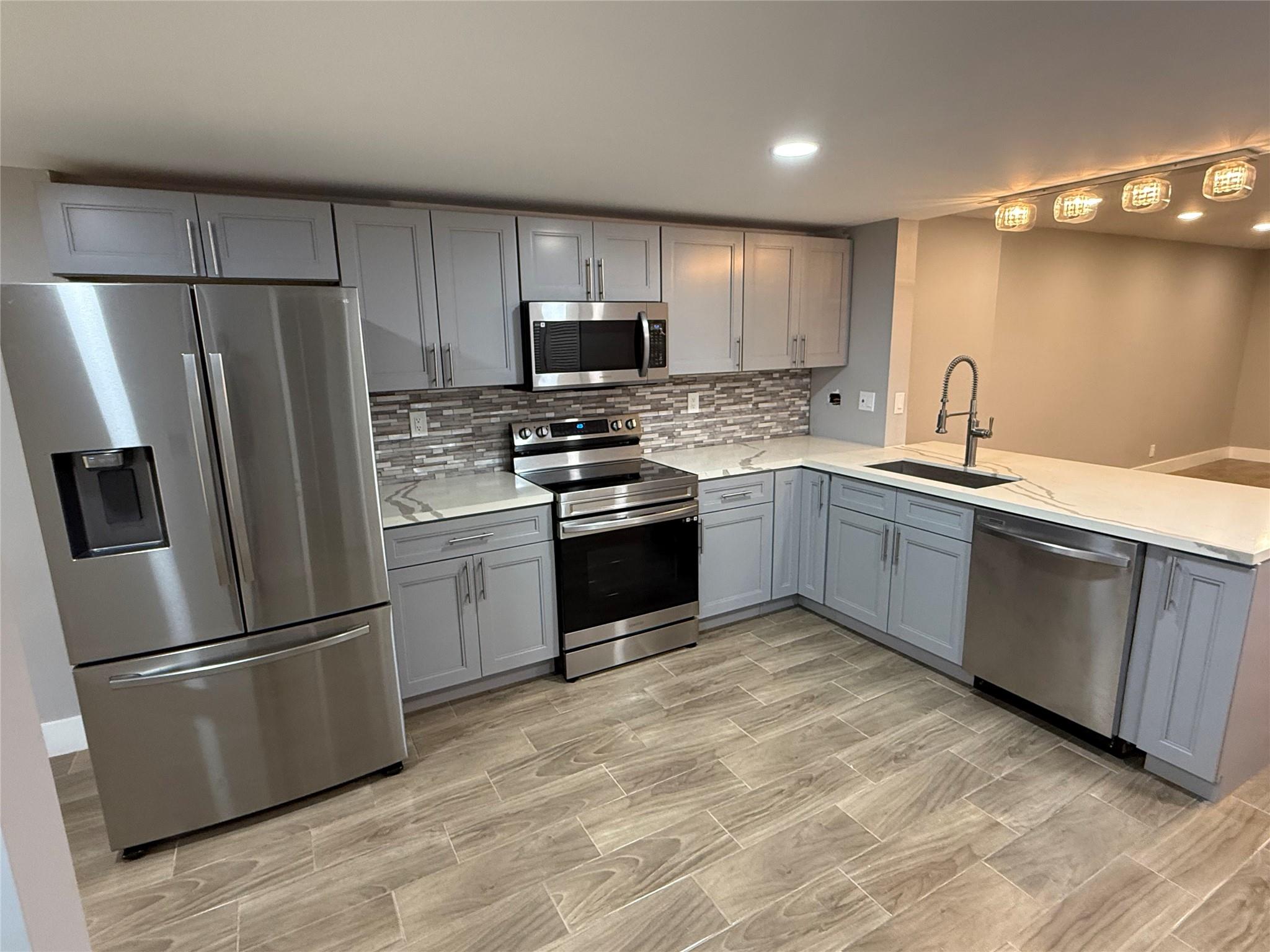 ROSEHILL CONDO - Residential Lease