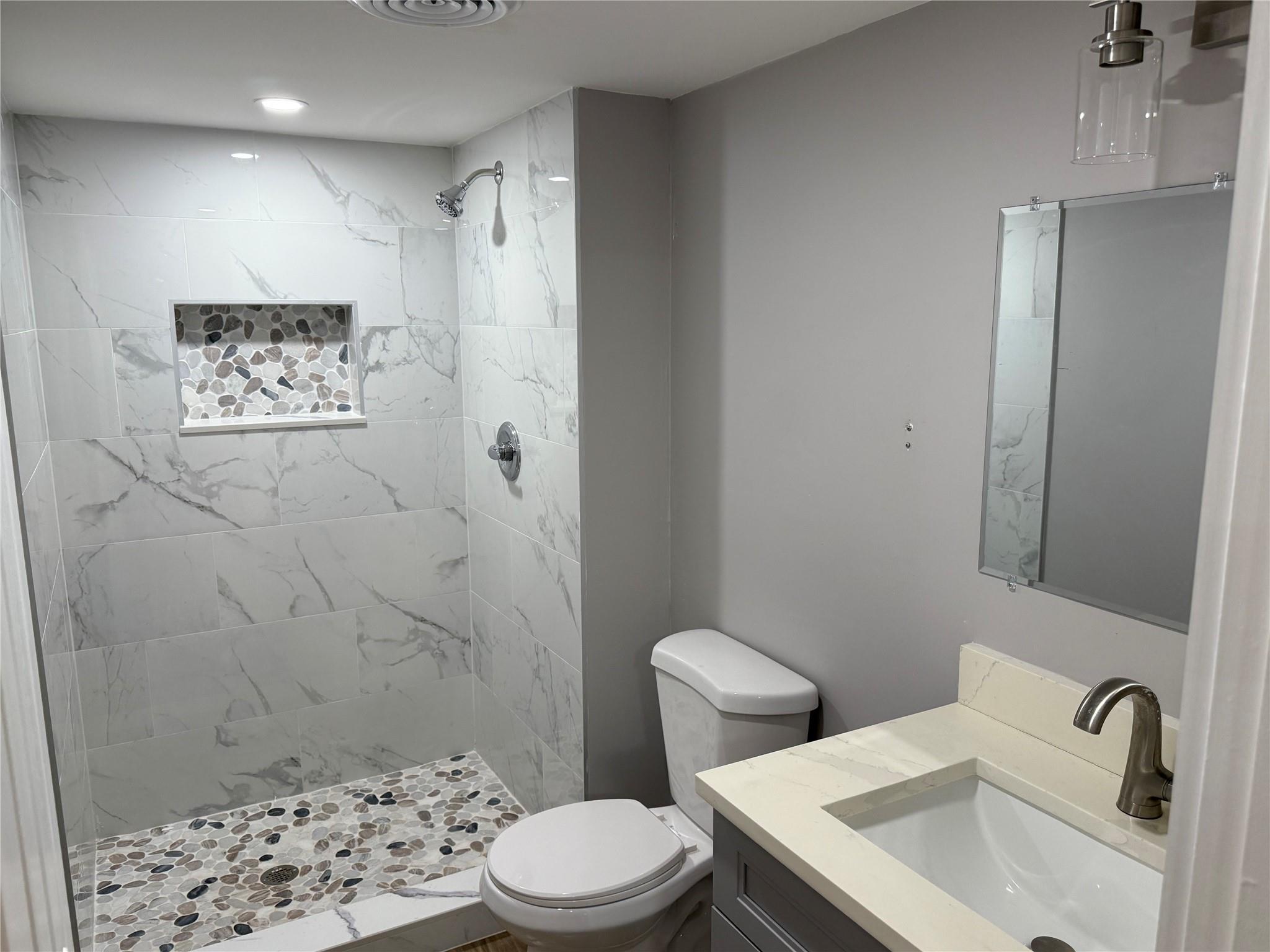 ROSEHILL CONDO - Residential Lease