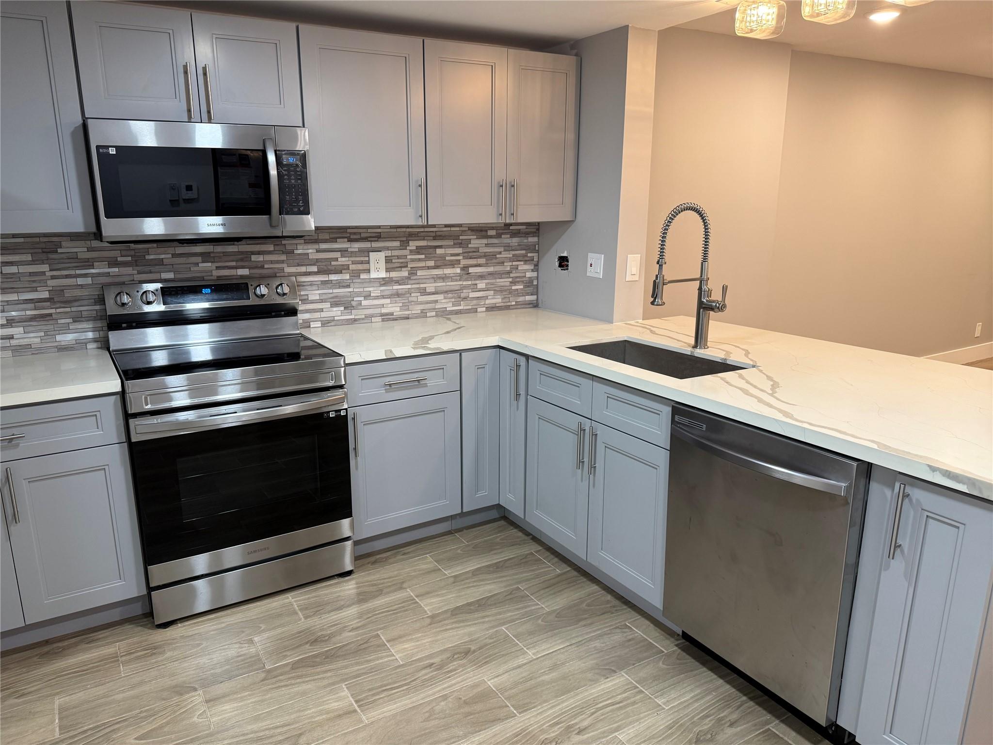 ROSEHILL CONDO - Residential Lease