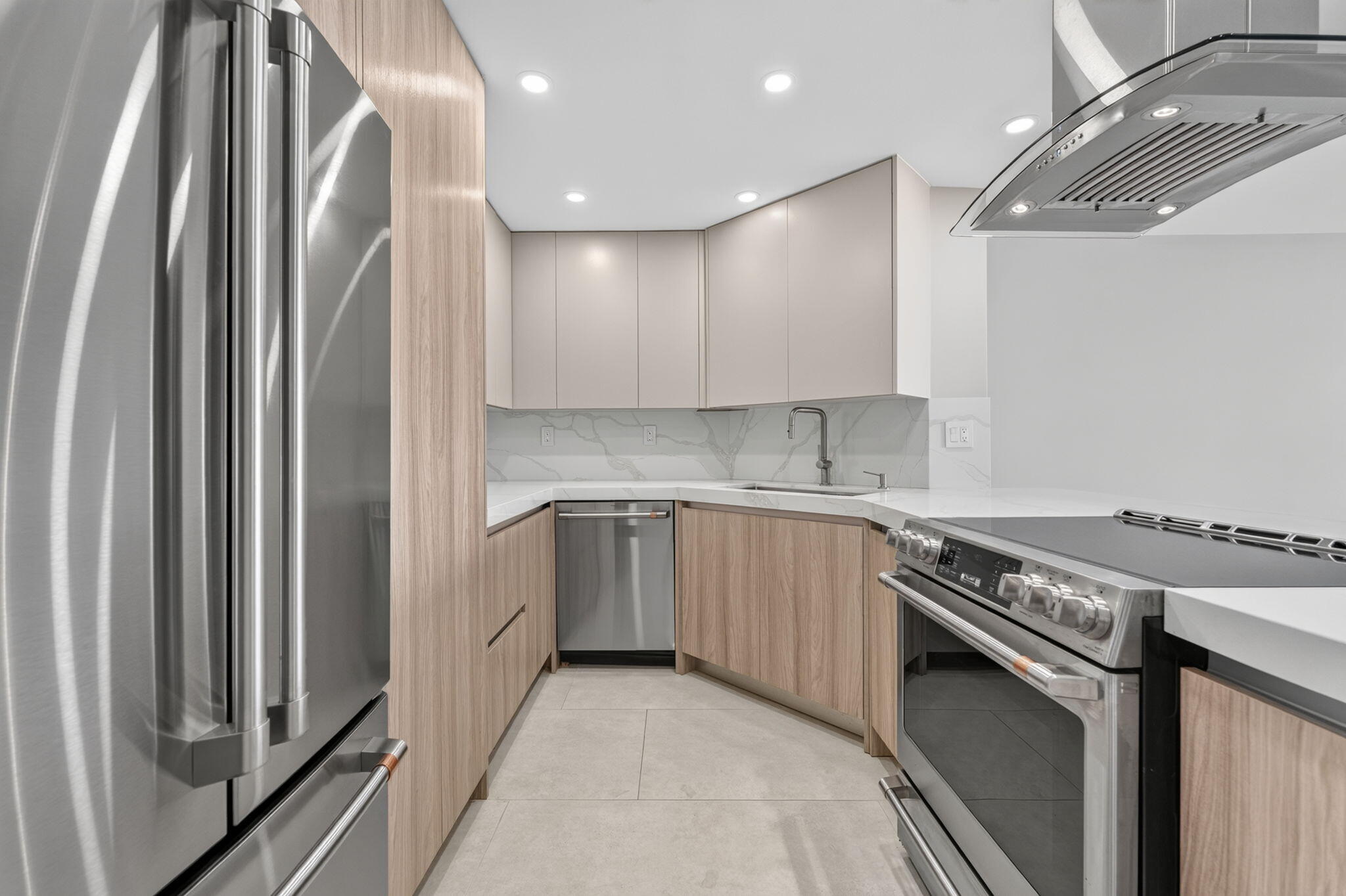 2100 S Ocean Drive 15E