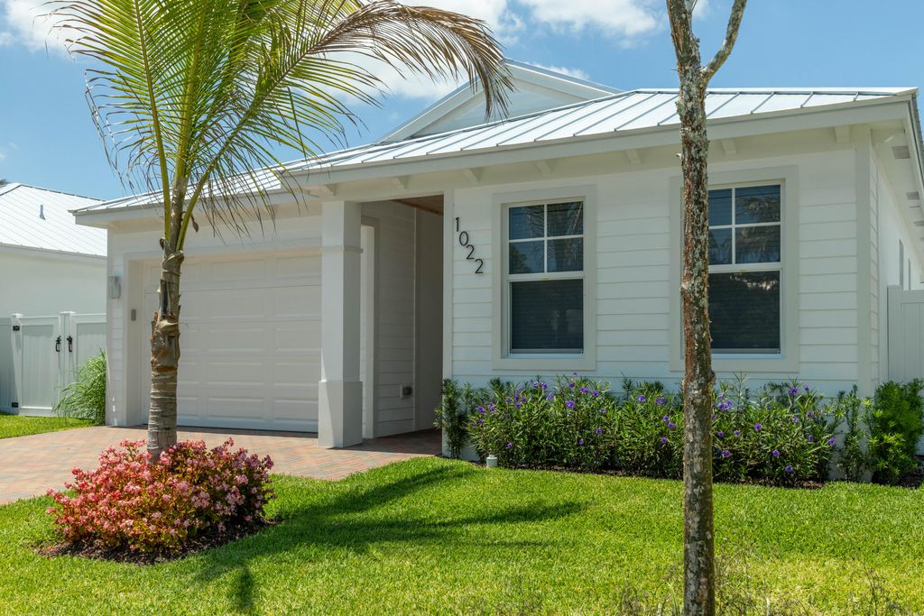 Photo of 1022 Miami Boulevard, Delray Beach, FL 33483 (MLS # B26035308)