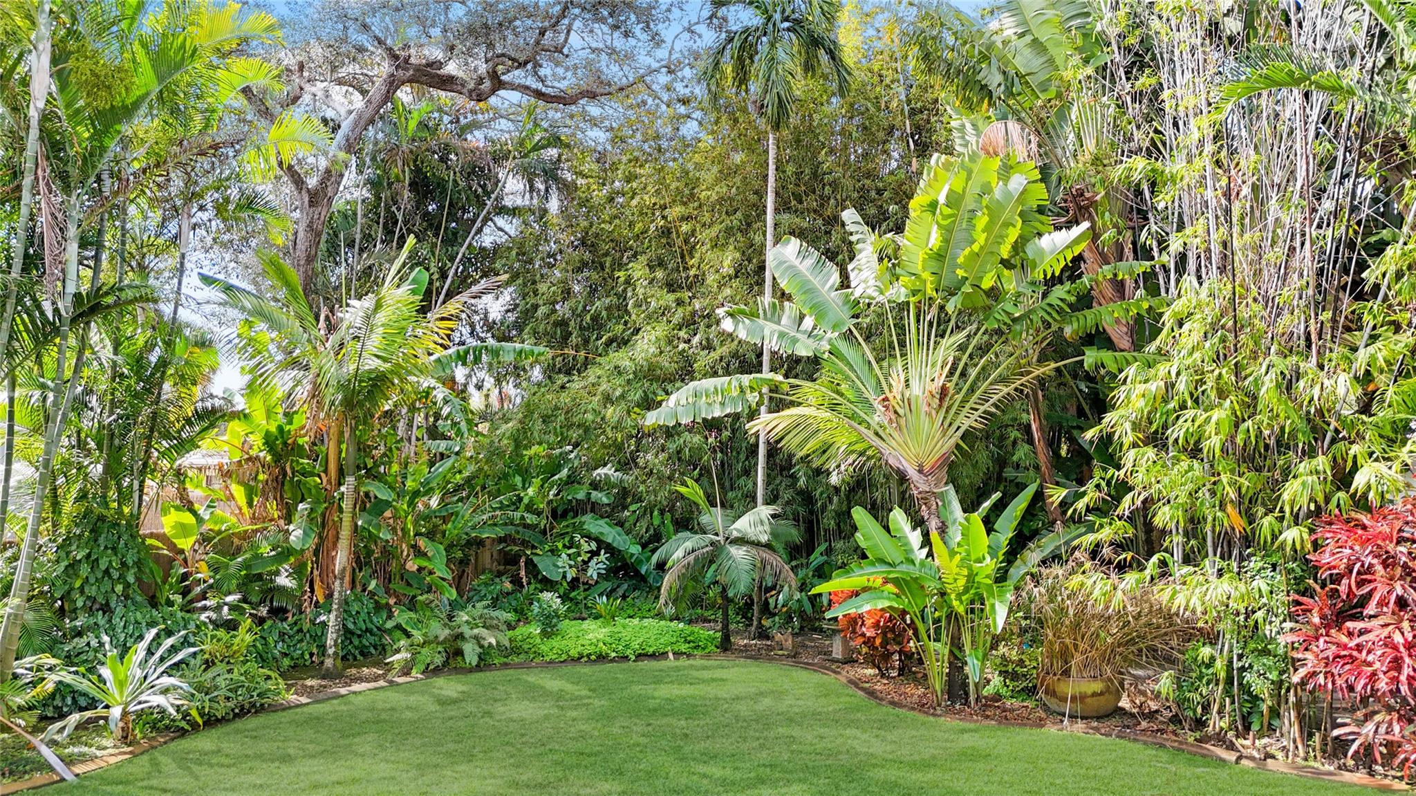 18,000 square foot lot in coveted Shady Banks. Two buildable lots, if subdivided. Two brand new custom homes were constructed on adjacent lots to the south.
Two parks in Shady Banks: Hortt Park w/ tennis and walking paths and also Bill Keith Nature Preserve on the New River. In proximity to I-95 / I-595, Fort Lauderdale Int'l Airport, downtown Fort Lauderdale and the beach.