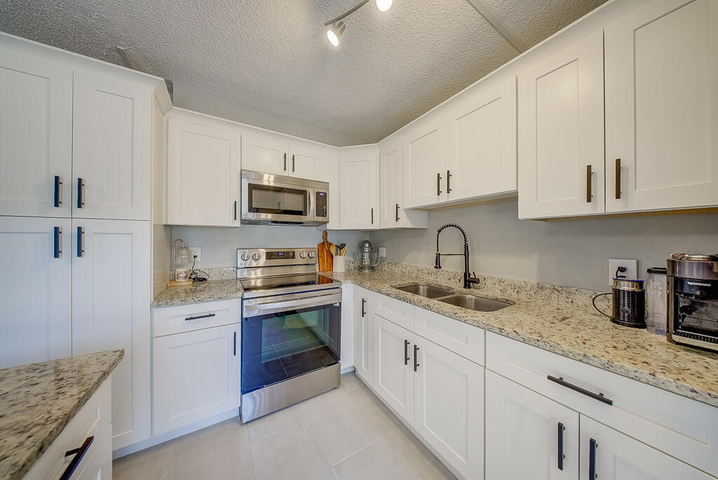 WOODLANDS OF PALM SPRINGS - Residential