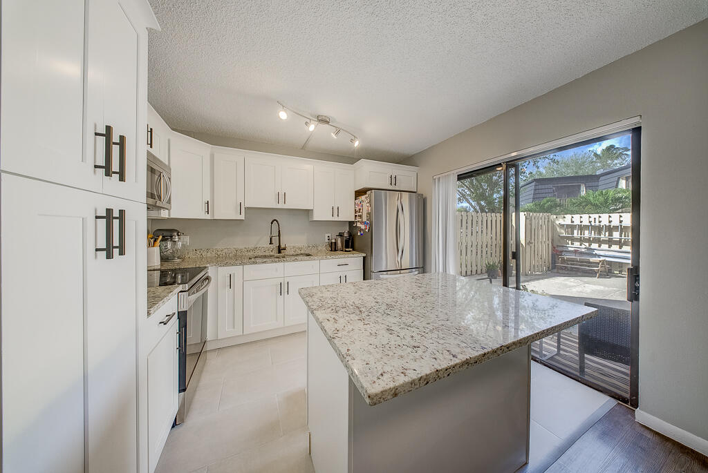 WOODLANDS OF PALM SPRINGS - Residential