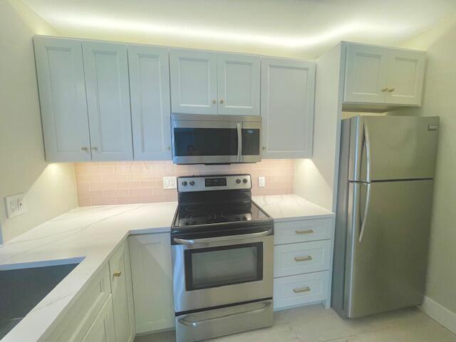 1007 Green Pine Boulevard H1