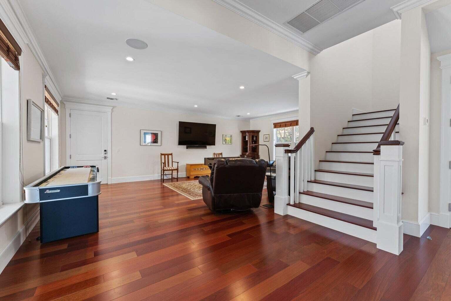 S/D OF 35-40-42, GOV LTS - Residential