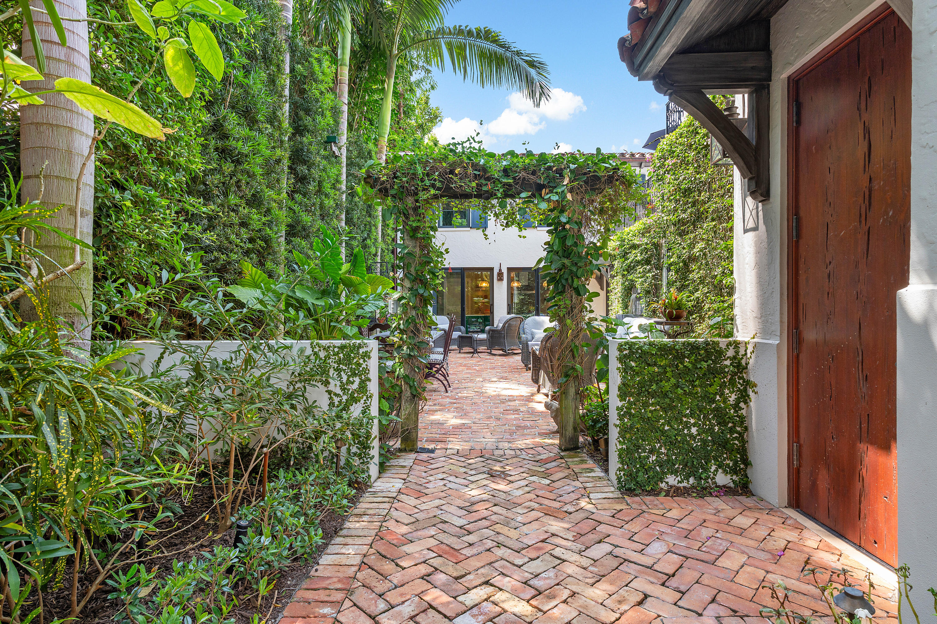 ROYAL PARK ADD TO P B IN - Residential