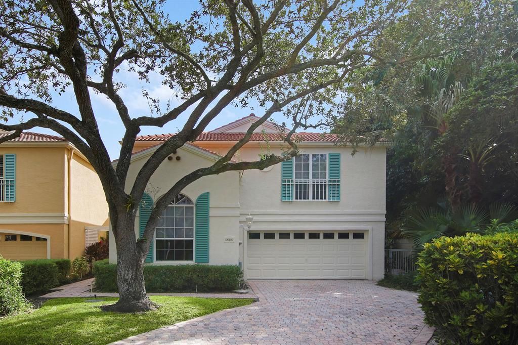 Photo of 1 Via Verona, Palm Beach Gardens, FL 33418 (MLS # R10750905)