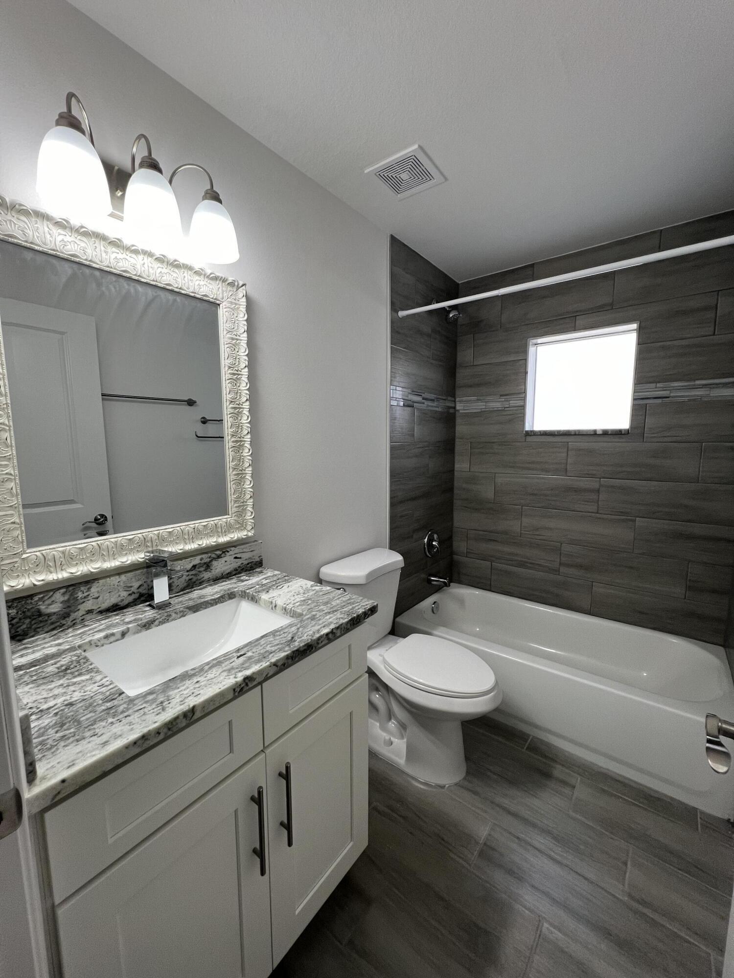 PORT ST LUCIE SECTION 16 - Residential Lease