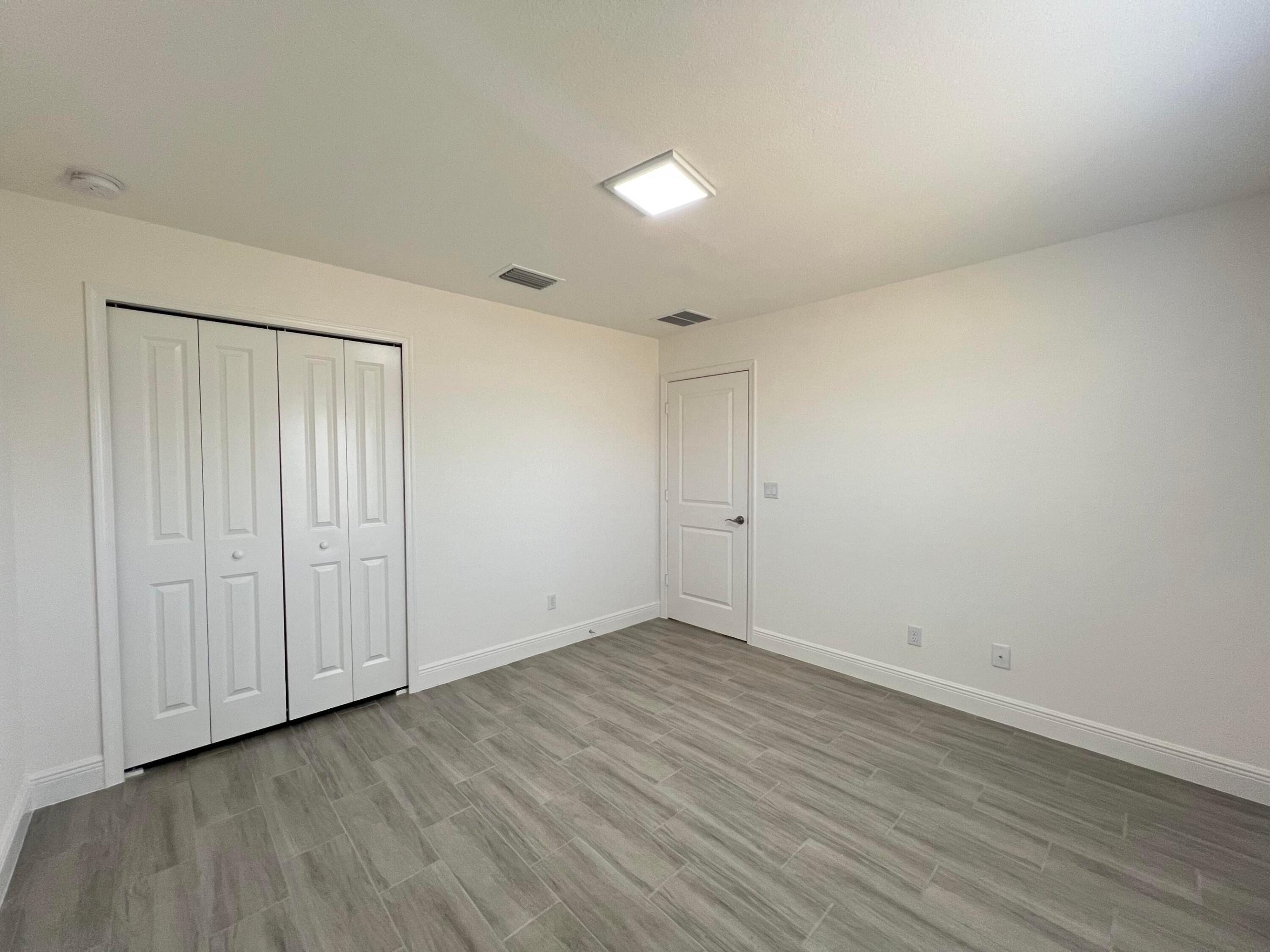 PORT ST LUCIE SECTION 16 - Residential Lease