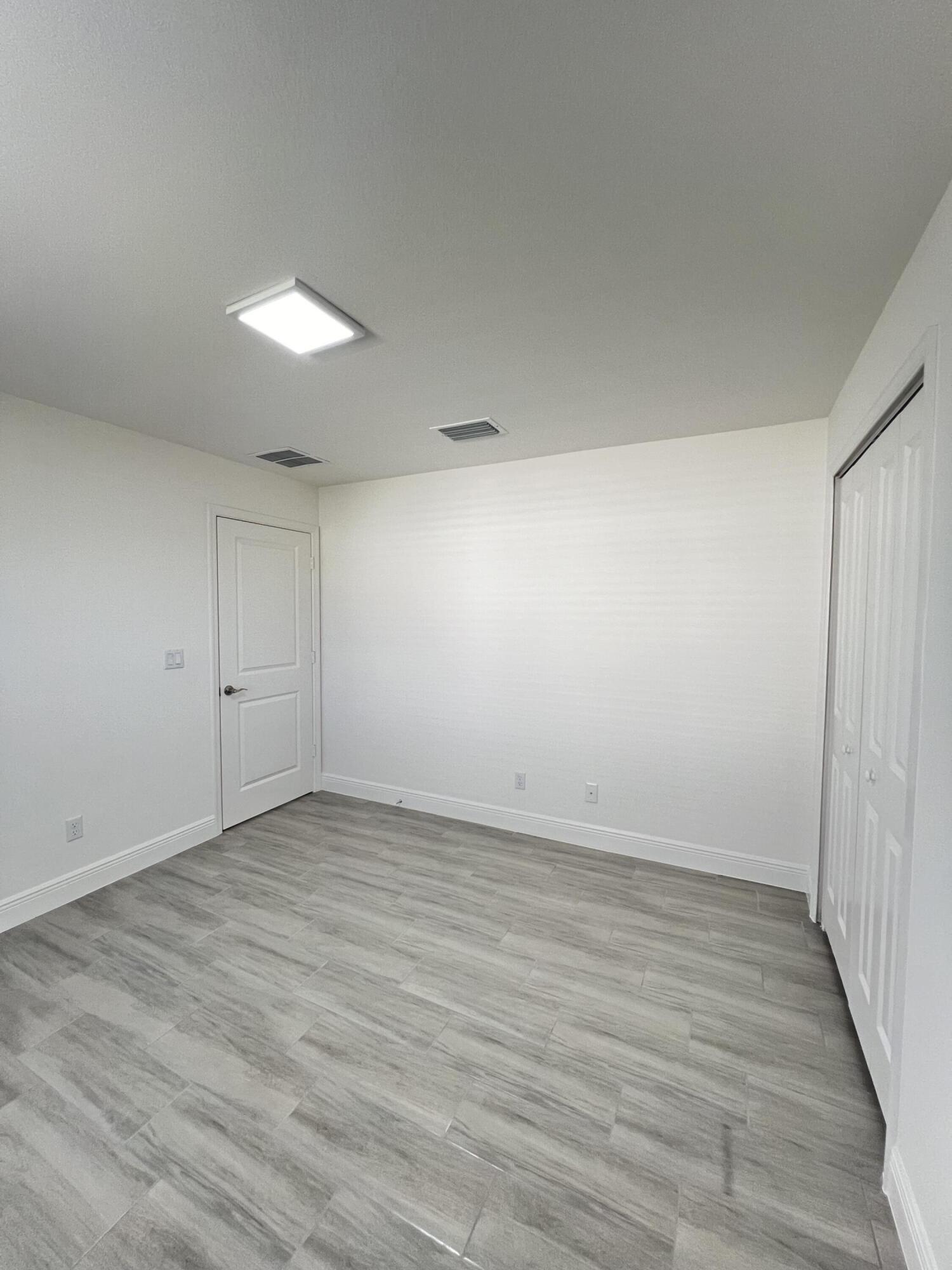 PORT ST LUCIE SECTION 16 - Residential Lease