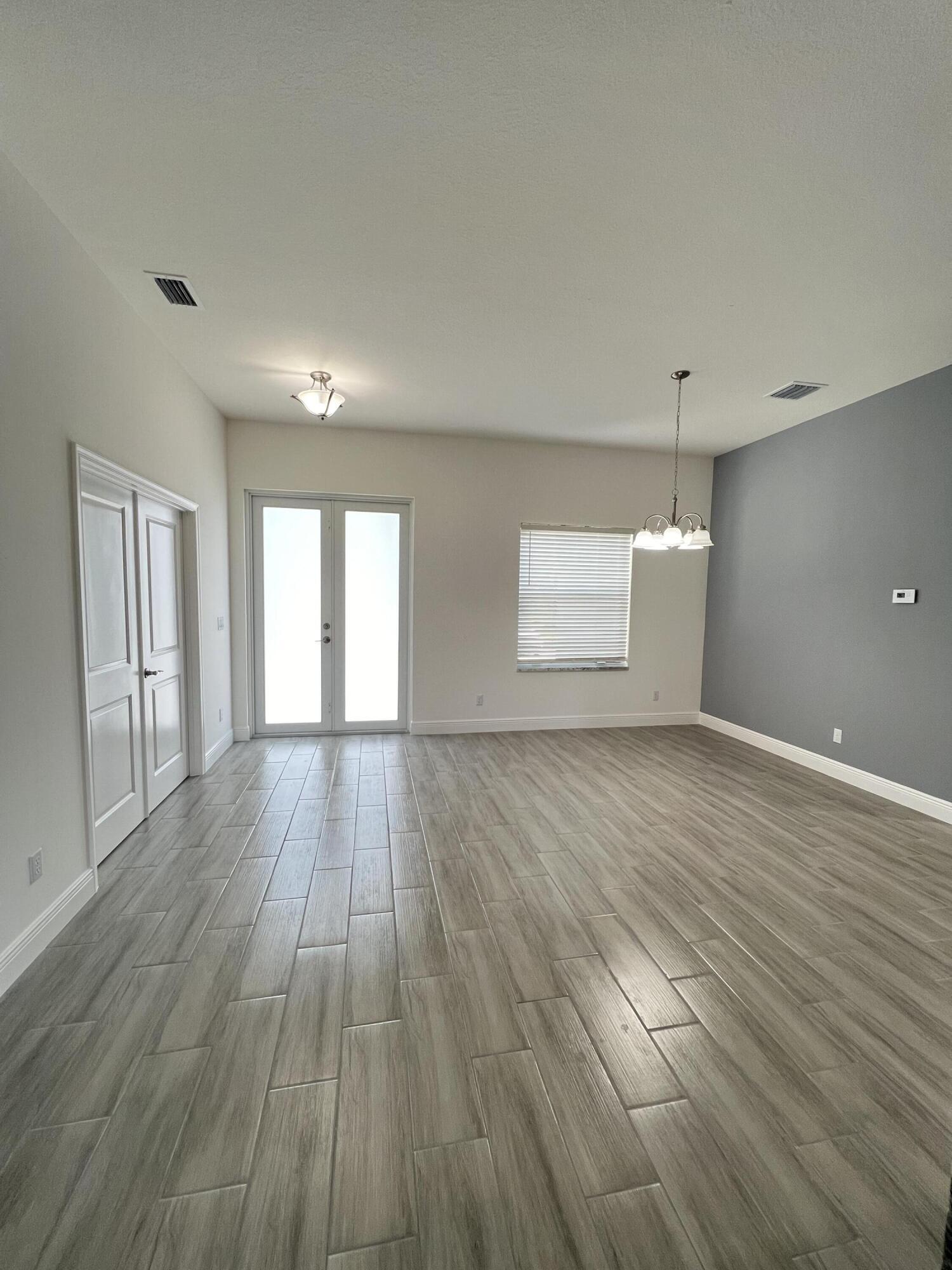 PORT ST LUCIE SECTION 16 - Residential Lease