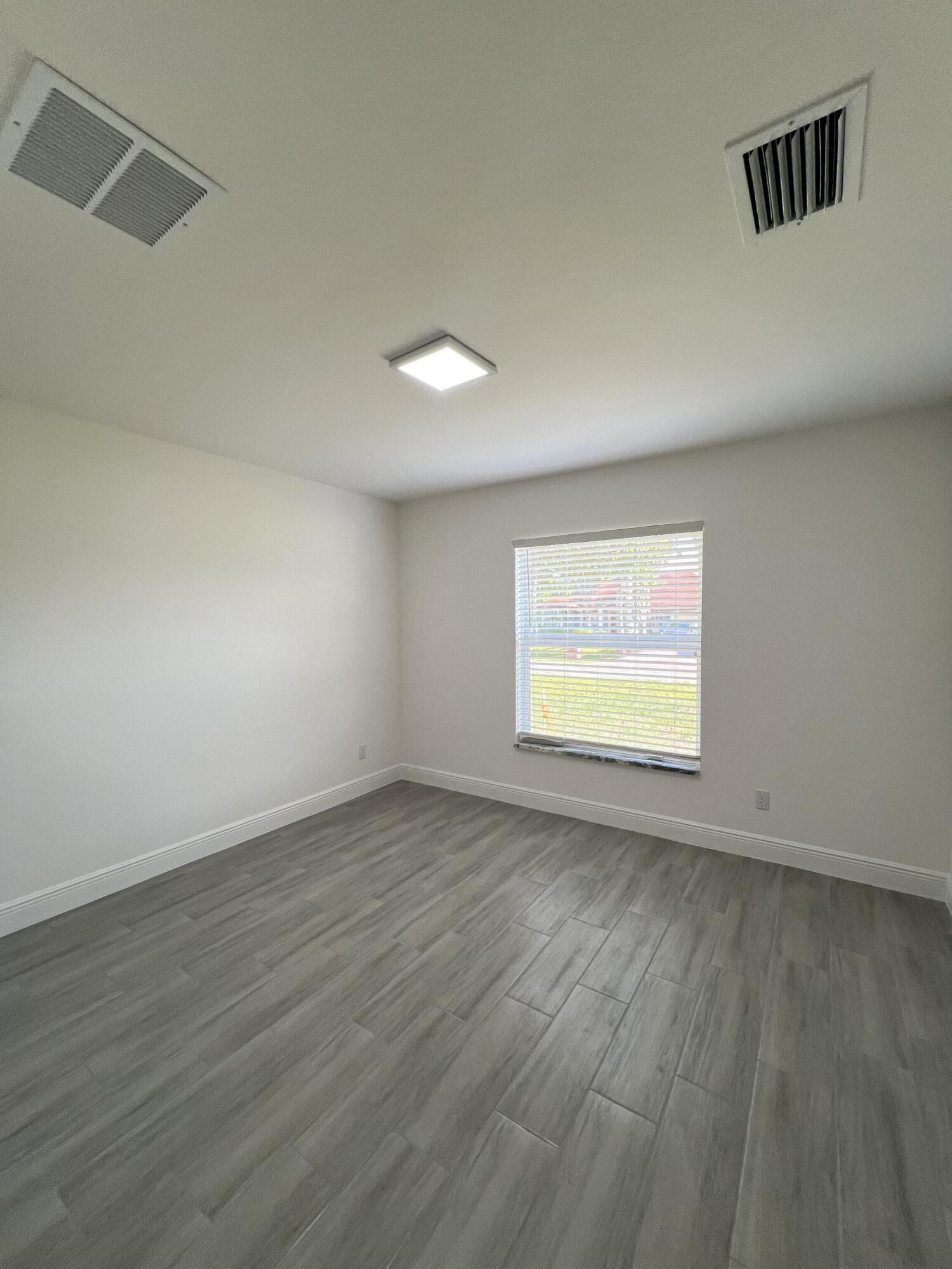 PORT ST LUCIE SECTION 16 - Residential Lease