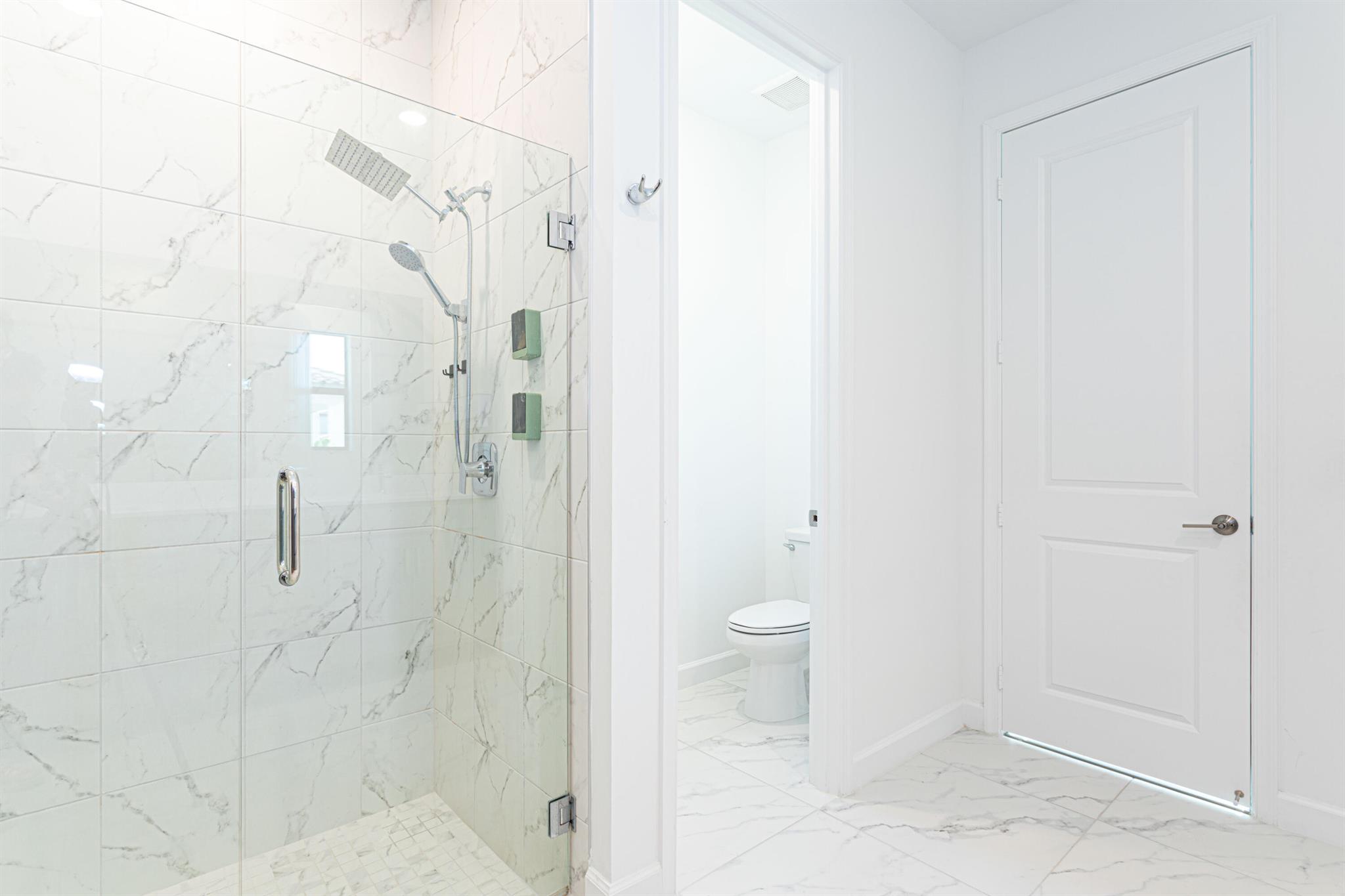 CRESTWOOD NORTH - Residential Lease